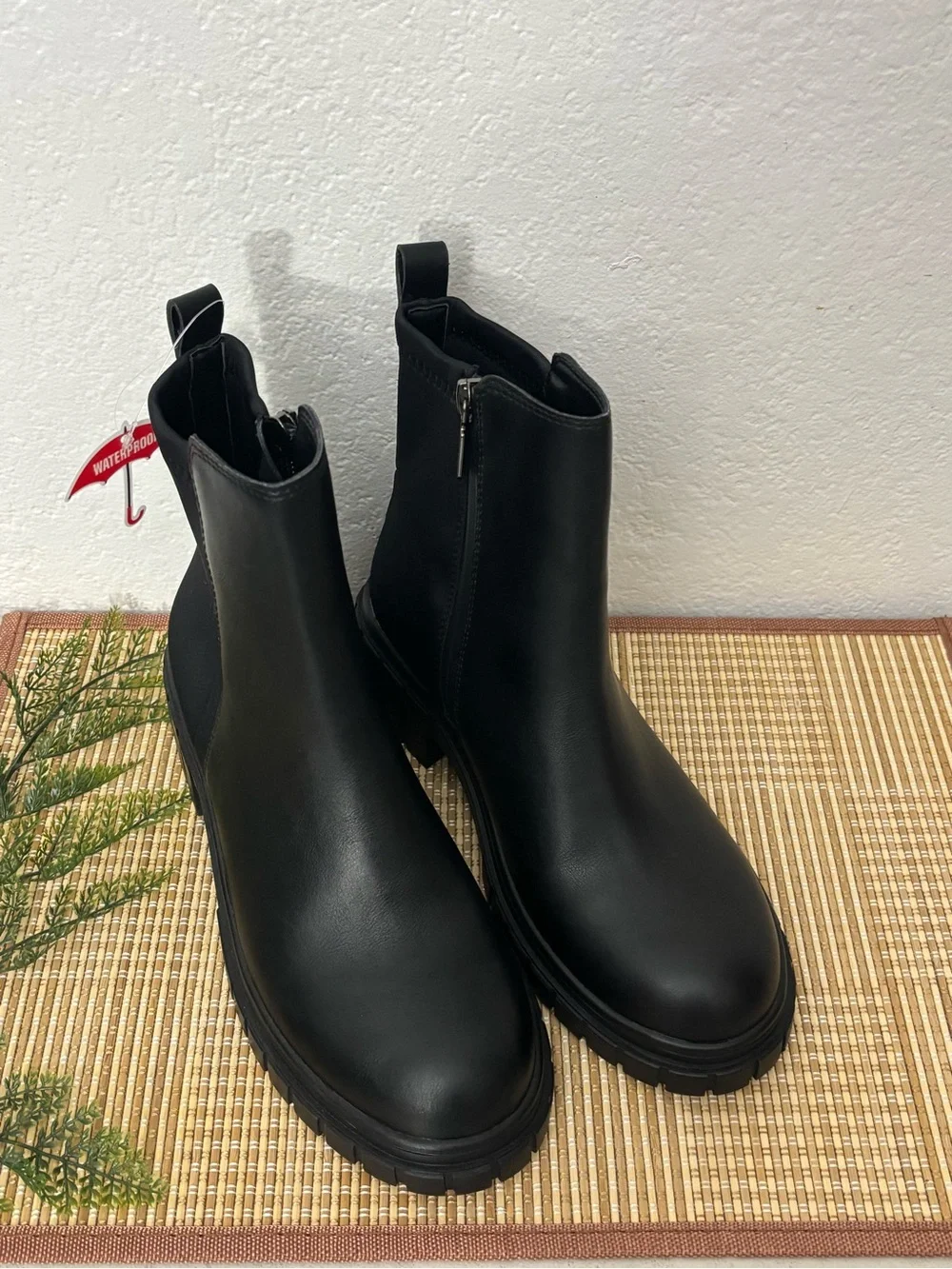 BLONDO Woman Waterproof PRESTLY Bootie Size: 8M